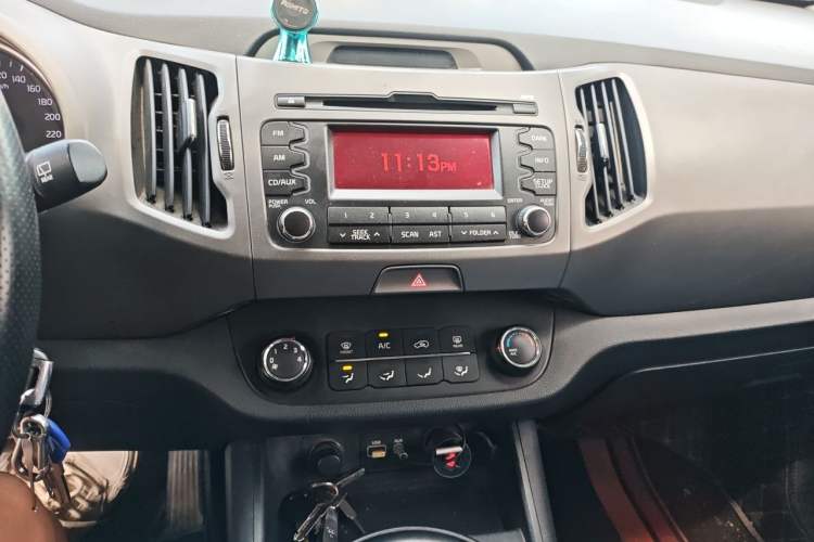 Used Kia Sportage R 2015 2.0L Manual Two-Wheel Drive GL Model Audio And AC Panel