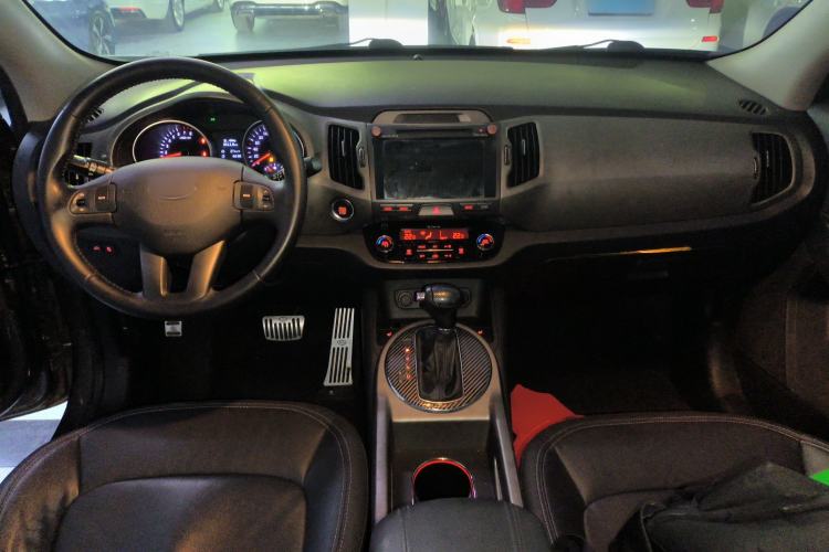 Used Kia Sportage R 2015 2.0L Automatic Two-Wheel Drive DLX Model Center Console