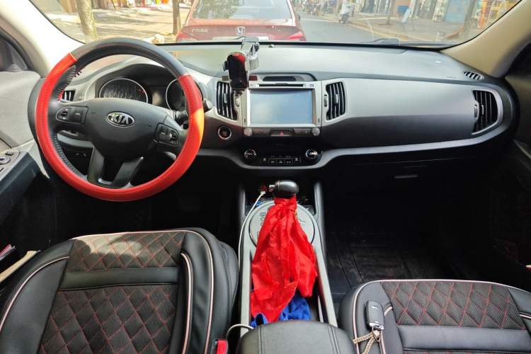 Used Kia Sportage R 2015 2.0L Automatic Two-Wheel Drive DLX Model Center Console