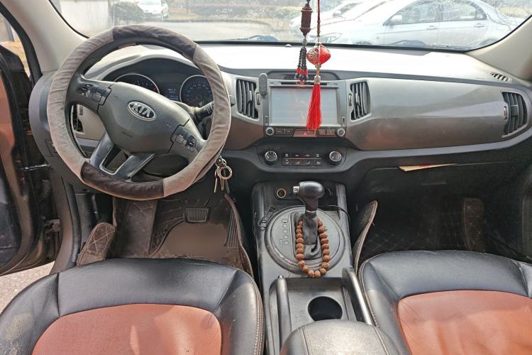 Used Kia Sportage R 2015 2.0L Automatic Two-Wheel Drive GL Center Console