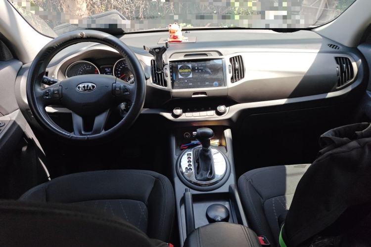 Used Kia Sportage R 2015 2.0L Automatic Two-Wheel Drive GL Center Console