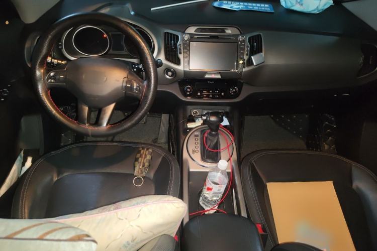 Used Kia Sportage R 2015 2.0L Automatic Two-Wheel Drive DLX Model Center Console