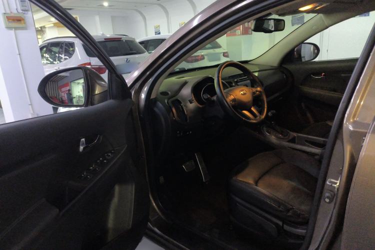 Used Kia Sportage R 2015 2.0L Automatic Two-Wheel Drive DLX Model Driver Seat