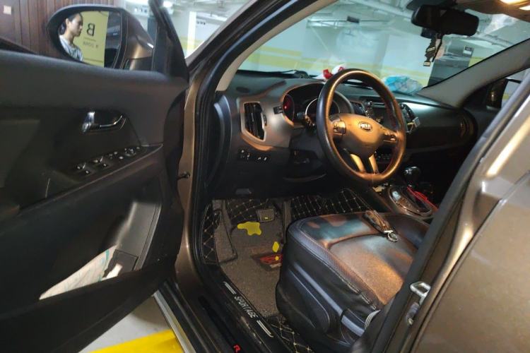 Used Kia Sportage R 2015 2.0L Automatic Two-Wheel Drive DLX Model Driver Seat
