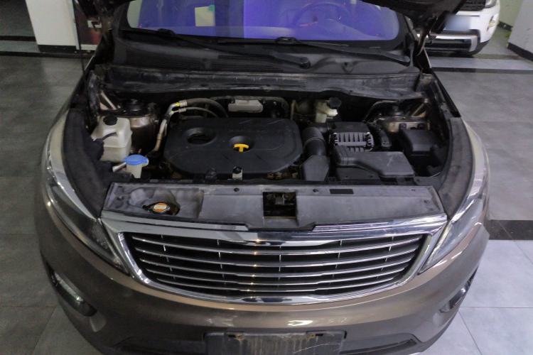 Used Kia Sportage R 2015 2.0L Automatic Two-Wheel Drive DLX Model Engine Bay