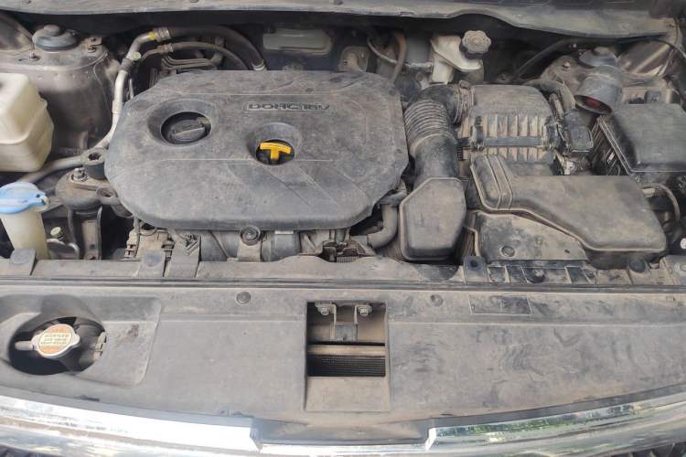 Used Kia Sportage R 2015 2.0L Automatic Two-Wheel Drive GL Engine Bay