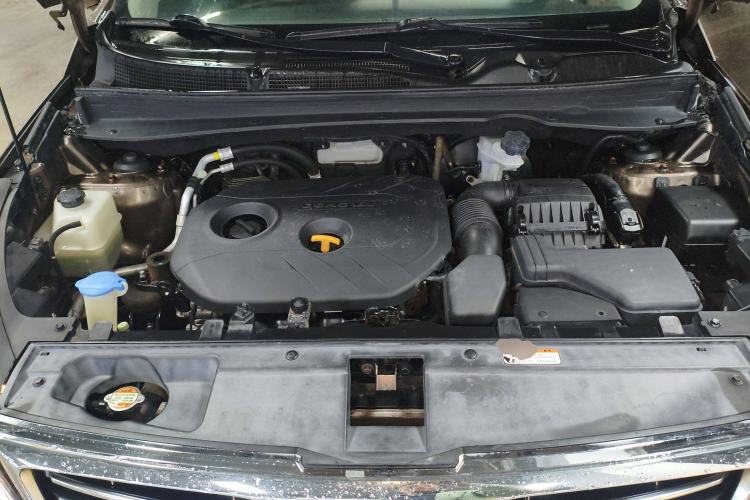 Used Kia Sportage R 2015 2.0L Automatic Two-Wheel Drive DLX Model Engine Bay