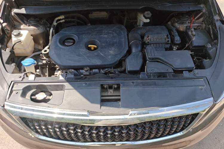Used Kia Sportage R 2015 2.0L Automatic Two-Wheel Drive GL Engine Bay