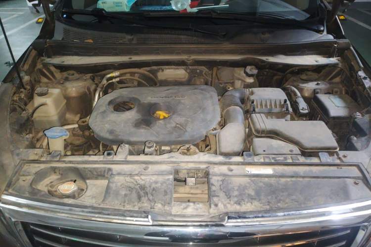 Used Kia Sportage R 2015 2.0L Automatic Two-Wheel Drive DLX Model Engine Bay