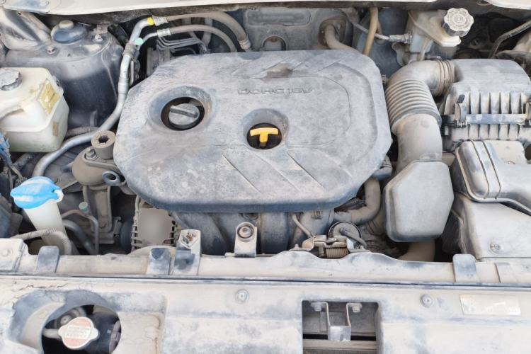 Used Kia Sportage R 2015 2.0L Automatic Two-Wheel Drive DLX Model Engine Bay