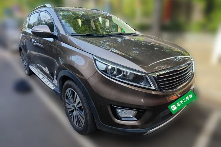 Used Kia Sportage R 2015 2.0L Automatic Two-Wheel Drive DLX Model Front Right 45 Deg