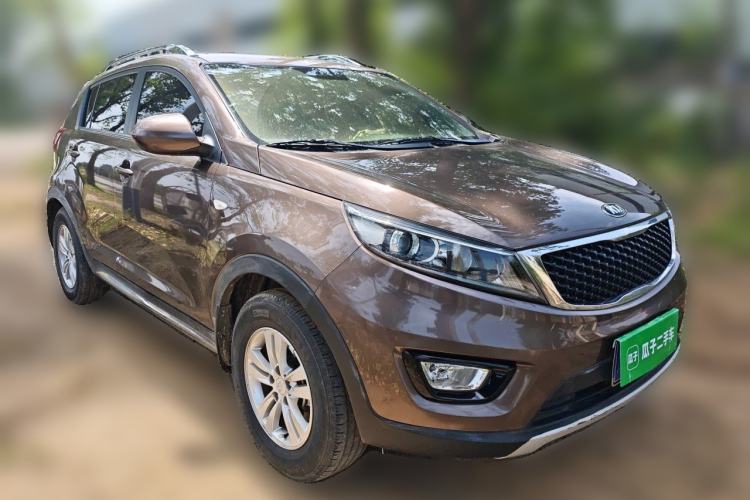 Used Kia Sportage R 2015 2.0L Manual Two-Wheel Drive GL Model Front Right 45 Deg