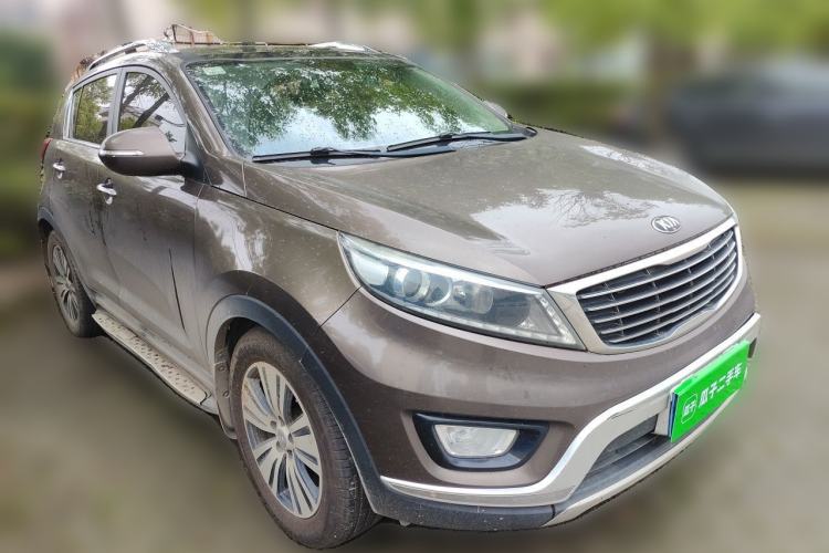 Used Kia Sportage R 2015 2.0L Automatic Two-Wheel Drive DLX Model Front Right 45 Deg