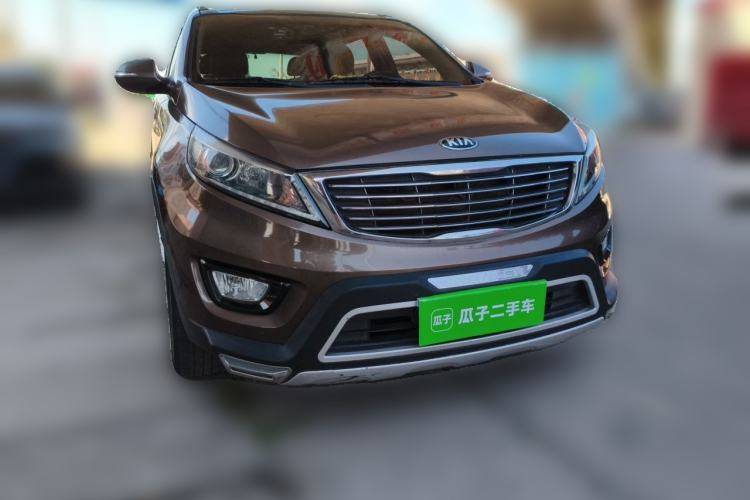 Used Kia Sportage R 2015 2.0L Automatic Two-Wheel Drive DLX Model Front Right 45 Deg