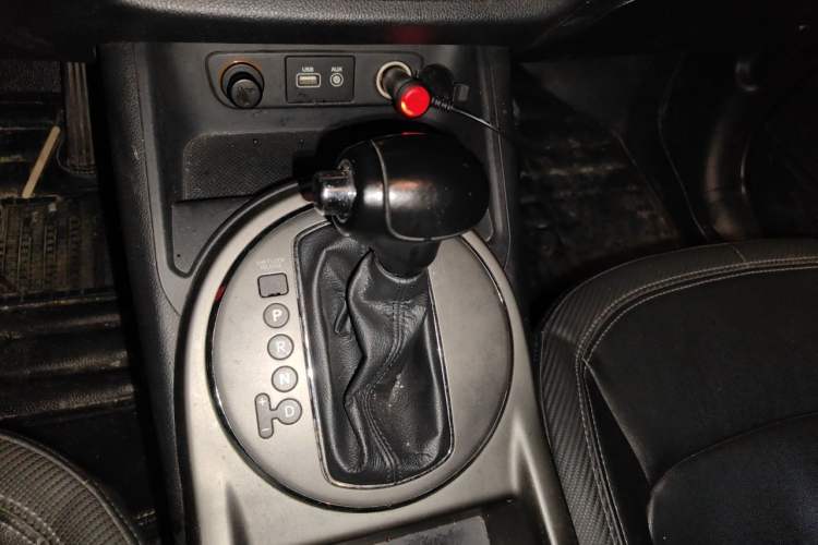 Used Kia Sportage R 2015 2.0L Automatic Two-Wheel Drive GLS Gear Lever