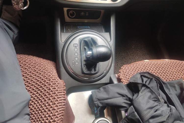 Used Kia Sportage R 2015 2.0L Automatic Two-Wheel Drive GL Gear Lever