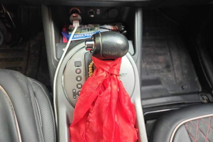 Used Kia Sportage R 2015 2.0L Automatic Two-Wheel Drive DLX Model Gear Lever