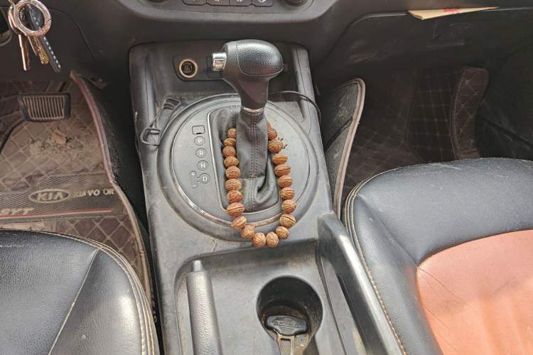 Used Kia Sportage R 2015 2.0L Automatic Two-Wheel Drive GL Gear Lever