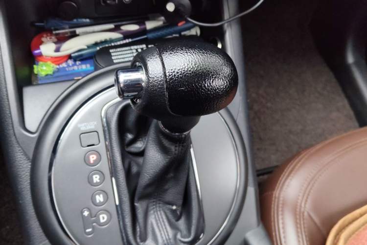 Used Kia Sportage R 2015 2.0L Automatic Two-Wheel Drive GL Gear Lever
