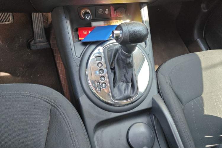 Used Kia Sportage R 2015 2.0L Automatic Two-Wheel Drive GL Gear Lever