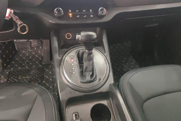 Used Kia Sportage R 2015 2.0L Automatic Two-Wheel Drive GL Gear Lever