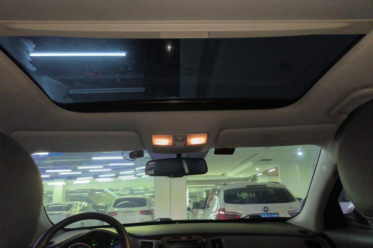 Used Kia Sportage R 2015 2.0L Automatic Two-Wheel Drive DLX Model Headliner