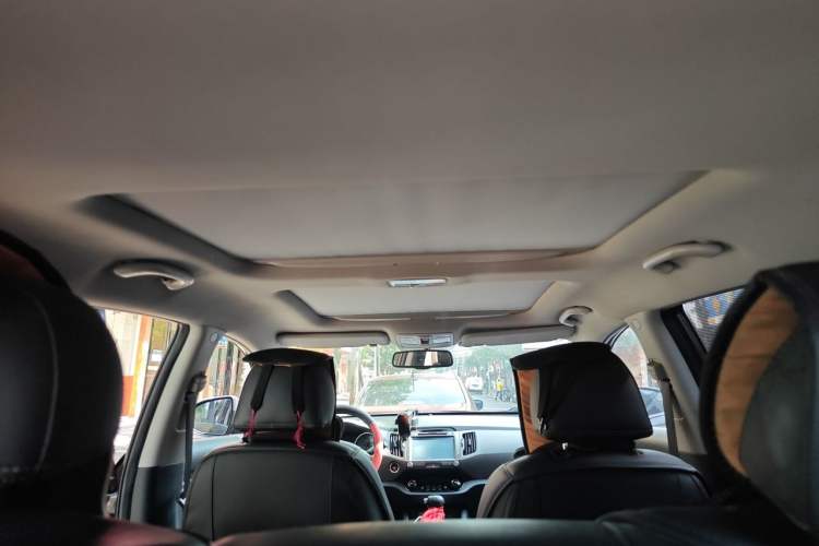 Used Kia Sportage R 2015 2.0L Automatic Two-Wheel Drive DLX Model Headliner