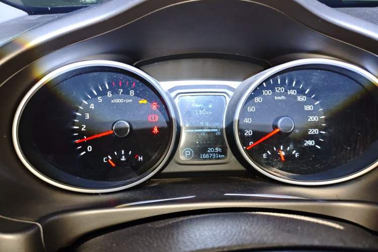 Used Kia Sportage R 2015 2.0L Automatic Two-Wheel Drive DLX Model Instrument Cluster