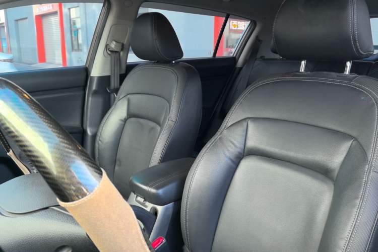 Used Kia Sportage R 2015 2.0L Manual Two-Wheel Drive GLS Trim Left Front Seat