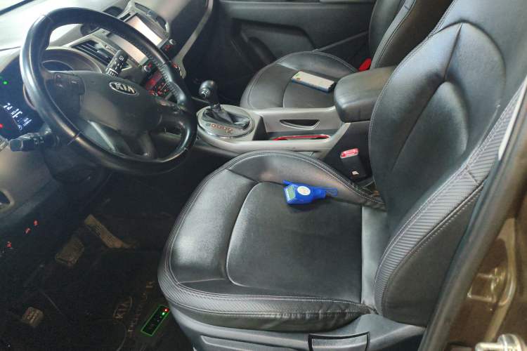 Used Kia Sportage R 2015 2.0L Automatic Two-Wheel Drive DLX Model Left Front Seat