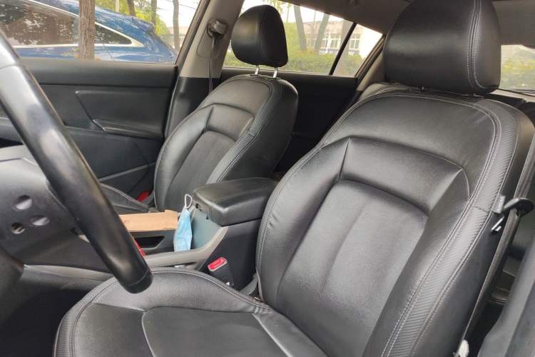 Used Kia Sportage R 2015 2.0L Automatic Two-Wheel Drive DLX Model Left Front Seat
