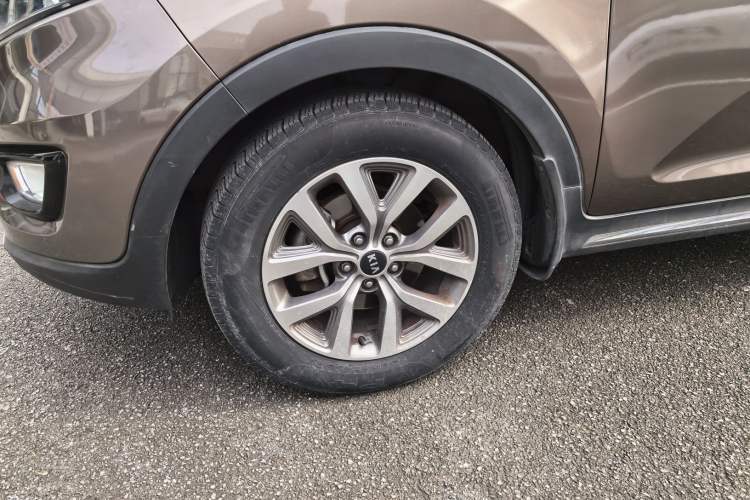Used Kia Sportage R 2015 2.0L Automatic Two-Wheel Drive GLS Left Front Wheel Hub