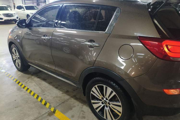 Used Kia Sportage R 2015 2.0L Automatic Two-Wheel Drive DLX Model Left Side