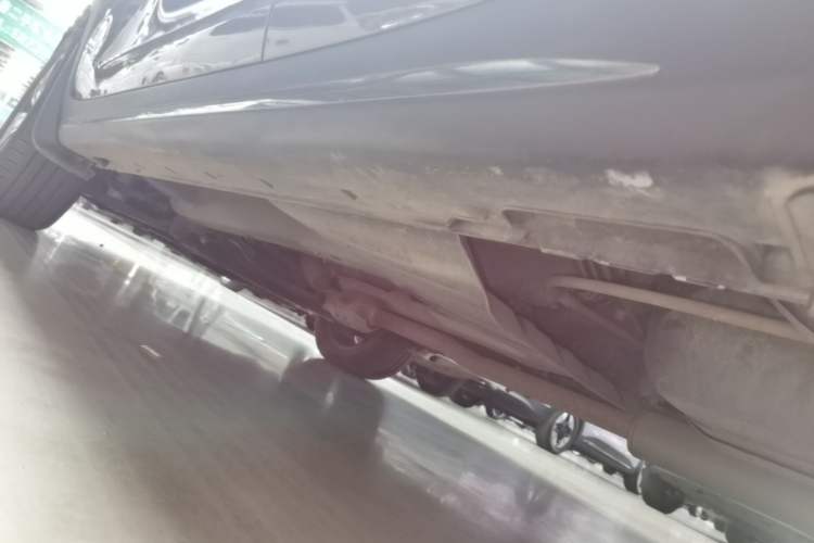 Used Kia Sportage R 2015 2.0L Automatic Two-Wheel Drive DLX Model Left Side Sill