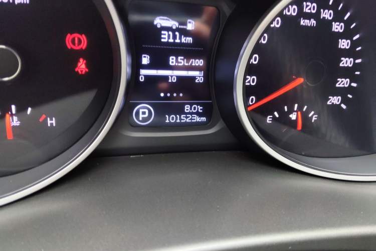 Used Kia Sportage R 2015 2.0L Automatic Two-Wheel Drive GL Odometer Close Up