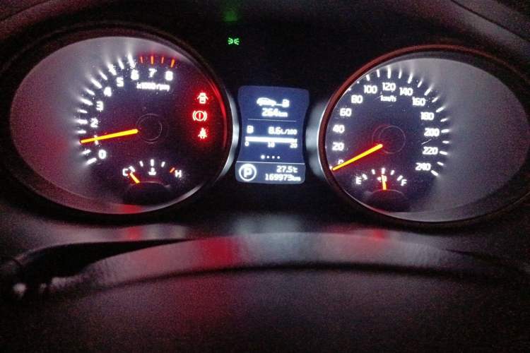 Used Kia Sportage R 2015 2.0L Automatic Two-Wheel Drive GL Odometer Close Up