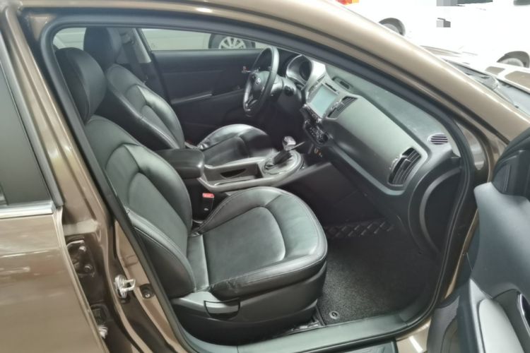 Used Kia Sportage R 2015 2.0L Automatic Two-Wheel Drive DLX Model Right Front Seat