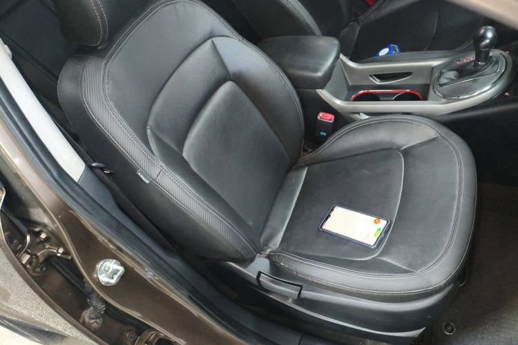 Used Kia Sportage R 2015 2.0L Automatic Two-Wheel Drive DLX Model Right Front Seat