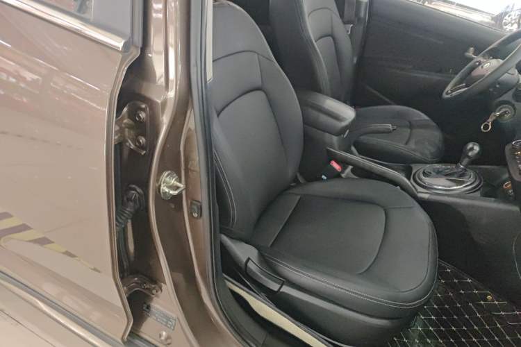 Used Kia Sportage R 2015 2.0L Automatic Two-Wheel Drive GL Right Front Seat
