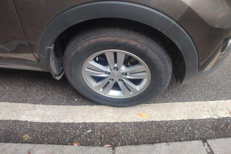 Used Kia Sportage R 2015 2.0L Automatic Two-Wheel Drive GL Right Front Wheel Hub