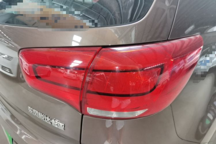 Used Kia Sportage R 2015 2.0L Automatic Two-Wheel Drive DLX Model Right Rear Taillight
