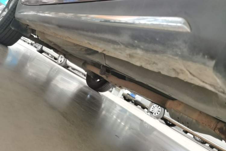 Used Kia Sportage R 2015 2.0L Automatic Two-Wheel Drive DLX Model Right Side Sill