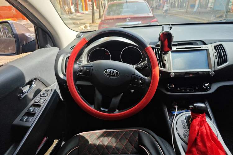 Used Kia Sportage R 2015 2.0L Automatic Two-Wheel Drive DLX Model Steering Wheel