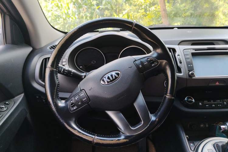 Used Kia Sportage R 2015 2.0L Automatic 2WD Premium Edition Steering Wheel