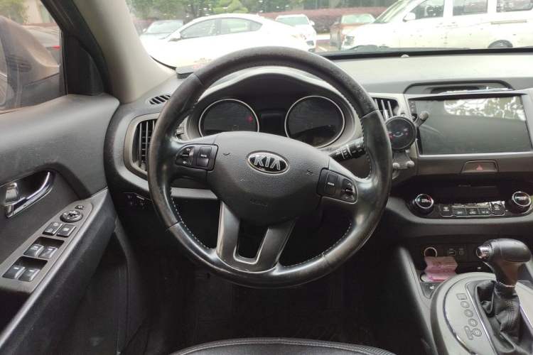 Used Kia Sportage R 2015 2.0L Automatic Two-Wheel Drive DLX Model Steering Wheel