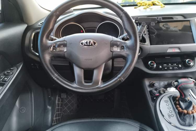 Used Kia Sportage R 2015 2.0L Automatic Two-Wheel Drive DLX Model Steering Wheel