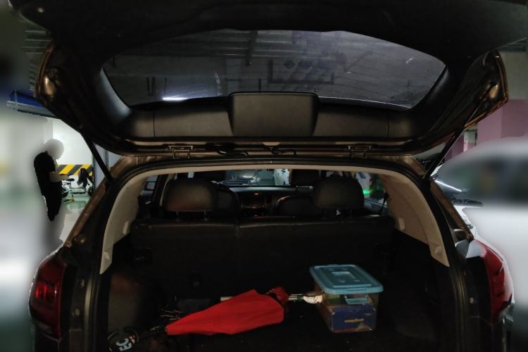Used Kia Sportage R 2015 2.0L Automatic Two-Wheel Drive GLS Trunk