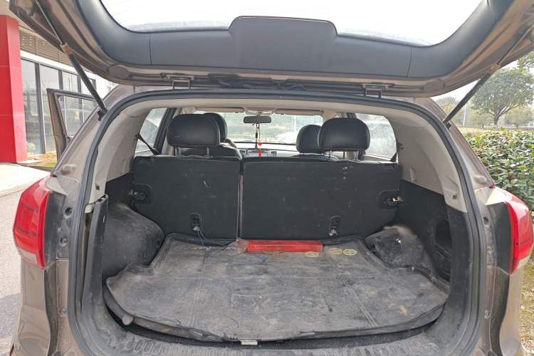 Used Kia Sportage R 2015 2.0L Automatic Two-Wheel Drive GL Trunk