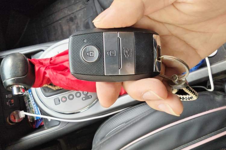 Used Kia Sportage R 2015 2.0L Automatic Two-Wheel Drive DLX Model Vehicle Key