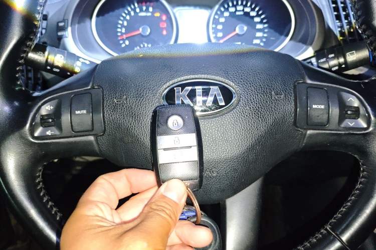 Used Kia Sportage R 2015 2.0L Automatic Two-Wheel Drive DLX Model Vehicle Key